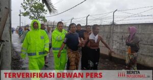 Perahu Diterjang Ombak, Tiga Nelayan Situbondo Selamat