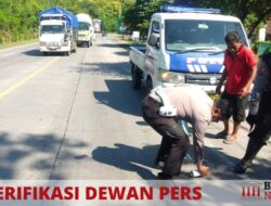 Niat Menyalip Kendaraan dari Sebelah kiri, Pemotor Tertabrak Truk Fuso