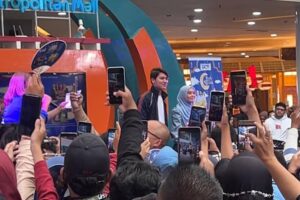 Hadiri Meet & Greet Program Spesial Ramadan RCTI, Lesti Kejora dan Rizky Billar Bikin Fans Riuh