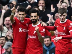 Comeback, Mo Salah Bantu The Reds Menang 2-1