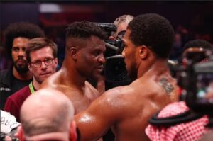 Pesan Anthony Joshua usai KO Brutal Francis Ngannou di Ronde Kedua