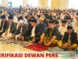 Bersama Masyarakat, Pj Bupati Sinjai dan Istri Salat Idul Fitri 1445 H di Masjid Islamic Center – BeritaNasional.ID