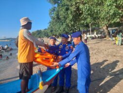 Satpolairud Polres Situbondo Salurkan Bantuan Life Jaket Kepada Nahkoda Perahu Wisata – BeritaNasional.ID