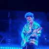 Bruno Mars Pamer Skill Gitar saat Konser di Jakarta