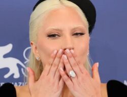 7 Cincin Tunangan Artis Termewah 2024, Lady Gaga Bertakhta Berlian Besar